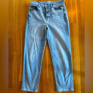 American Eagle - Mom Straight Jean